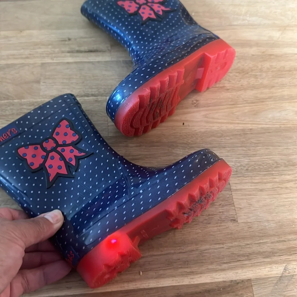 SKECHERS lighted rain boots